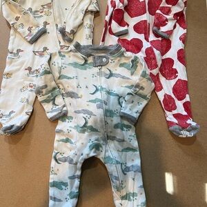 Burt’s Bees baby sleepwear bundle